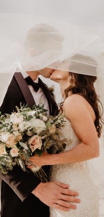 to plan a wedding